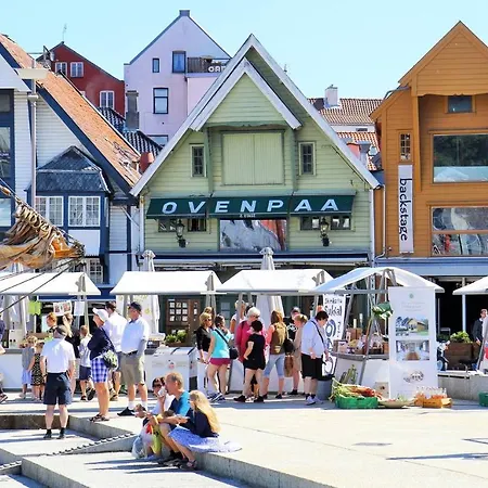 Homelike And Cozy Close To Centre