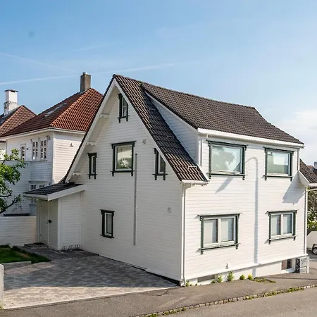 Homelike And Cozy Close To Centre *