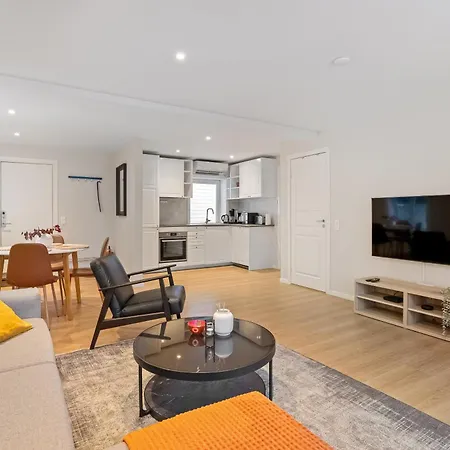 Homelike And Cozy Close To Centre