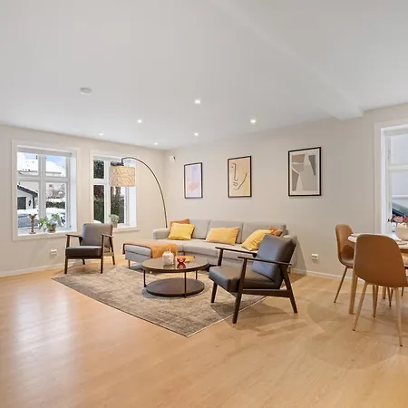 Homelike And Cozy Close To Centre