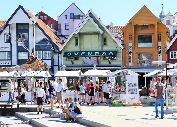 Homelike And Cozy Close To Centre