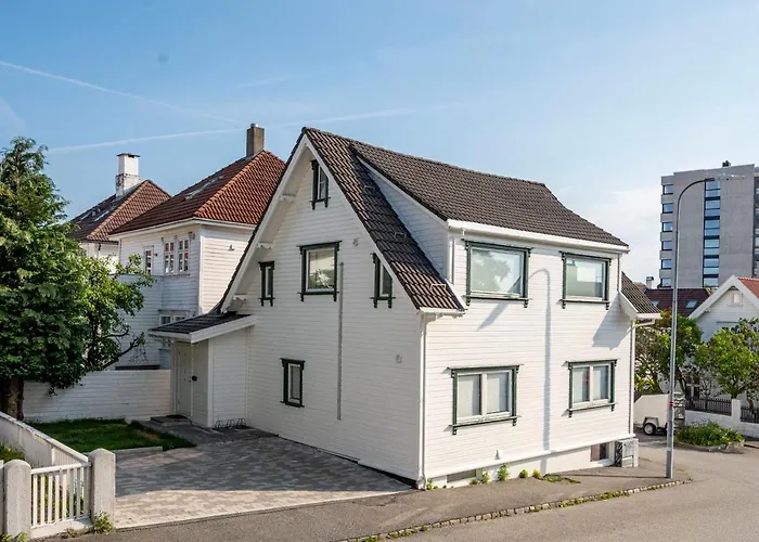 Homelike And Cozy Close To Centre *